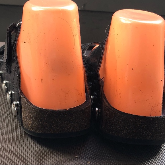 Sam & Libby Black Leather with Studs Buckle Sandals Size 8 - Picture 9 of 13